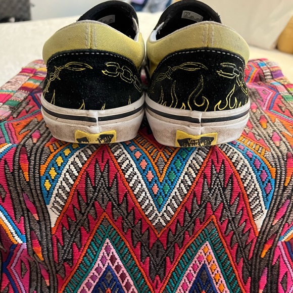 SpongeBob Vans - Picture 4 of 5